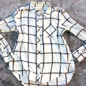 💕 5 items for $15 💕 Arizona plaid button up